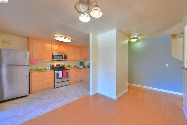 660 Fargo Ave 6, San Leandro, CA 94579