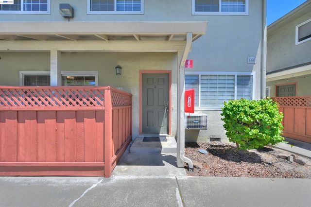 660 Fargo Ave 6, San Leandro, CA 94579