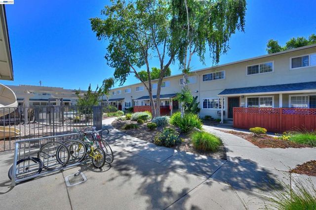 660 Fargo Ave 6, San Leandro, CA 94579