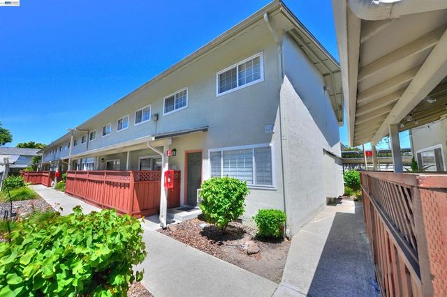 660 Fargo Ave 6, San Leandro, CA 94579