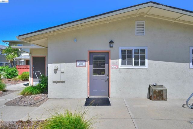 660 Fargo Ave 6, San Leandro, CA 94579