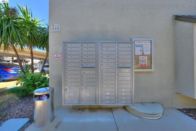 660 Fargo Ave 6, San Leandro, CA 94579