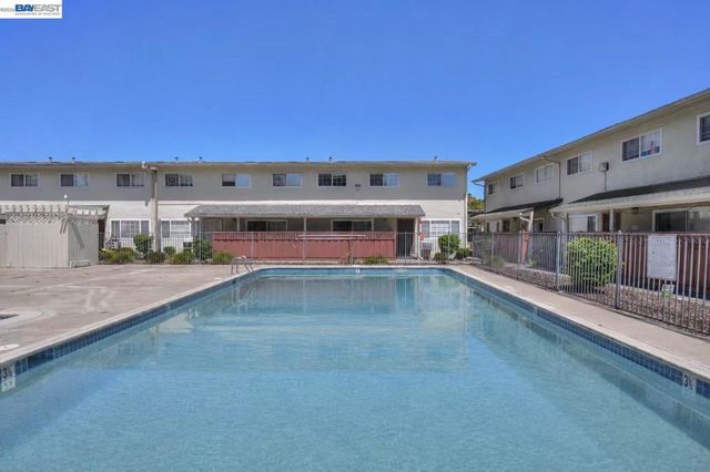 660 Fargo Ave 6, San Leandro, CA 94579