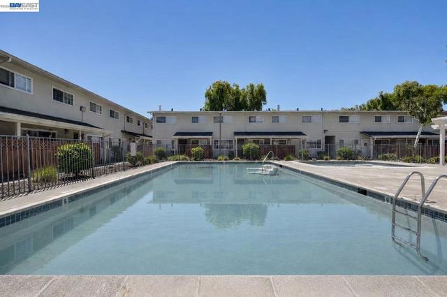 660 Fargo Ave 6, San Leandro, CA 94579