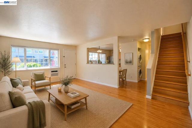 660 Fargo Ave 6, San Leandro, CA 94579