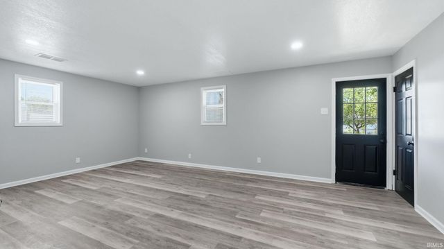 536 Courtney Drive, New Haven, IN 46774