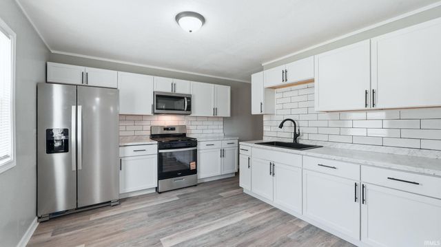 536 Courtney Drive, New Haven, IN 46774