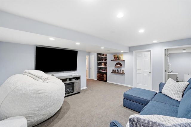 385 Indian Lake Drive, Maineville, OH 45039