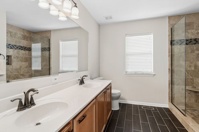 2759 HILLSBORO Boulevard, Aurora, IL 60503