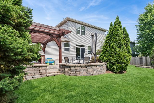 2759 HILLSBORO Boulevard, Aurora, IL 60503