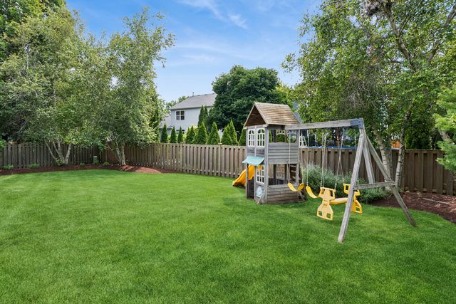 2759 HILLSBORO Boulevard, Aurora, IL 60503