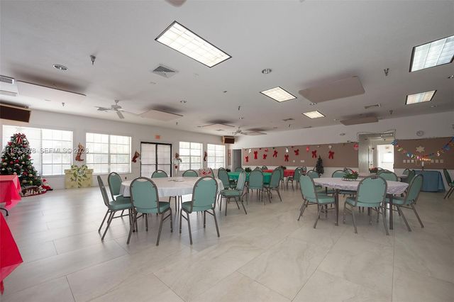 12027 S Greenway Circle 206, Royal Palm Beach, FL 33411