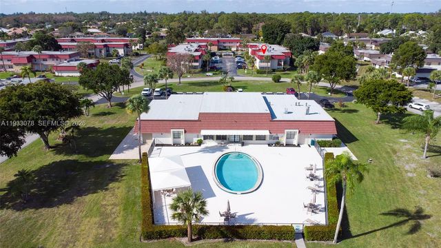 12027 S Greenway Circle 206, Royal Palm Beach, FL 33411