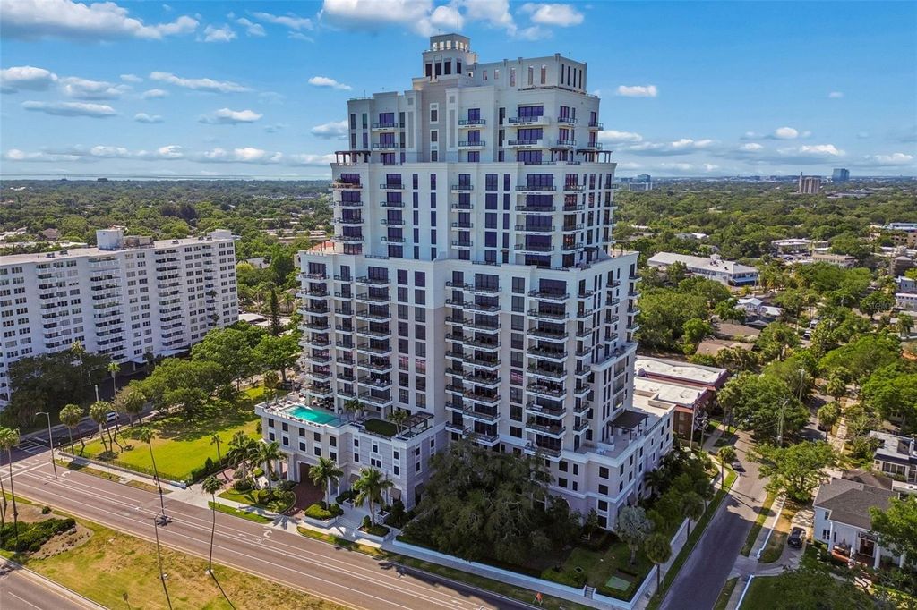 Image 1 of property listing at 2103 BAYSHORE BOULEVARD 1203, Tampa, FL 33606