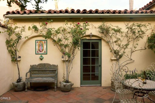 913 Burnside Avenue, Los Angeles, CA 90036