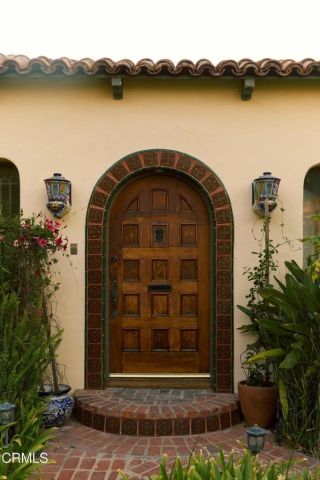 913 Burnside Avenue, Los Angeles, CA 90036