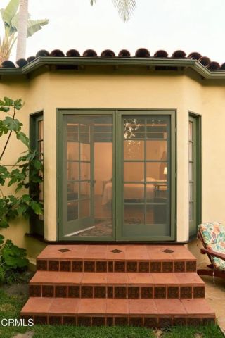 913 Burnside Avenue, Los Angeles, CA 90036