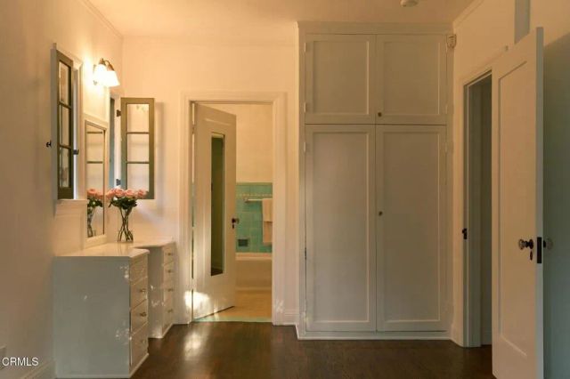 913 Burnside Avenue, Los Angeles, CA 90036