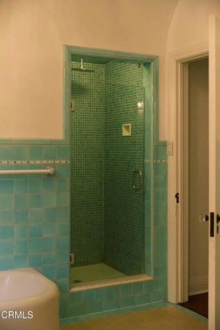 913 Burnside Avenue, Los Angeles, CA 90036