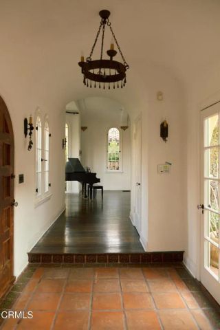 913 Burnside Avenue, Los Angeles, CA 90036