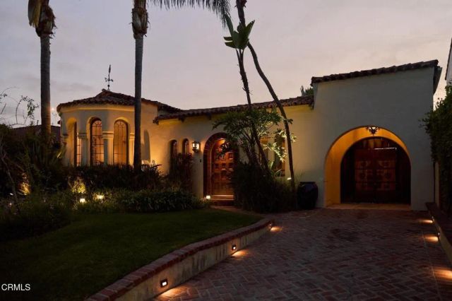 913 Burnside Avenue, Los Angeles, CA 90036