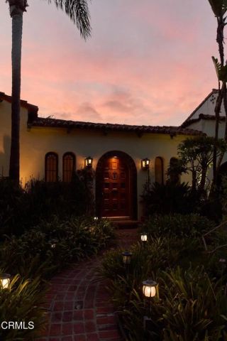 913 Burnside Avenue, Los Angeles, CA 90036