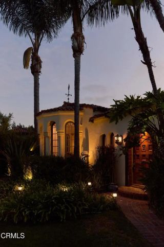 913 Burnside Avenue, Los Angeles, CA 90036