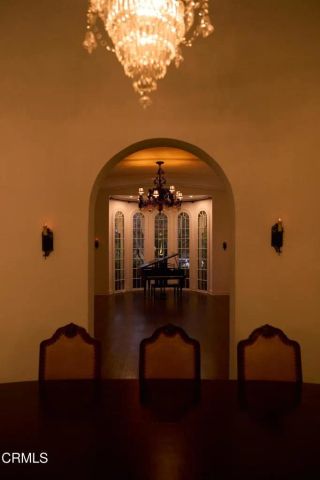 913 Burnside Avenue, Los Angeles, CA 90036