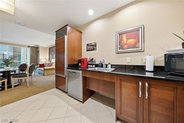 135 East Harmon Avenue 1021, Las Vegas, NV 89109