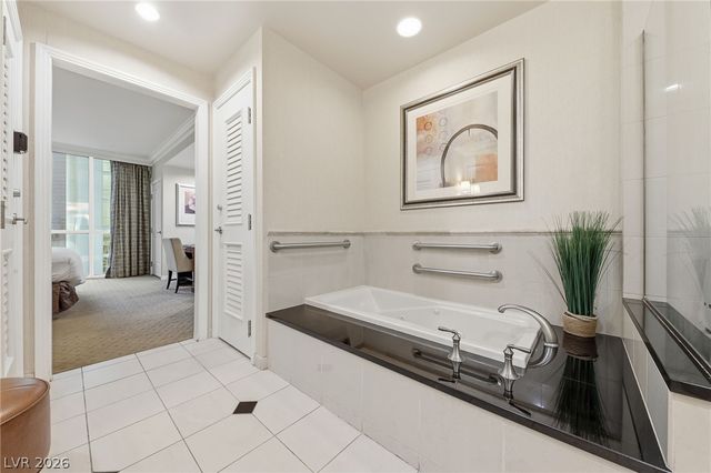 135 East Harmon Avenue 1021, Las Vegas, NV 89109