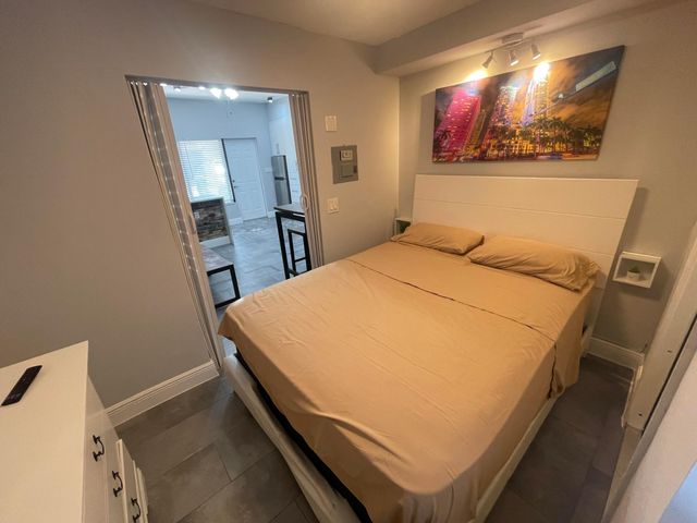 824 NE 4th Street 3, Fort Lauderdale, FL 33301