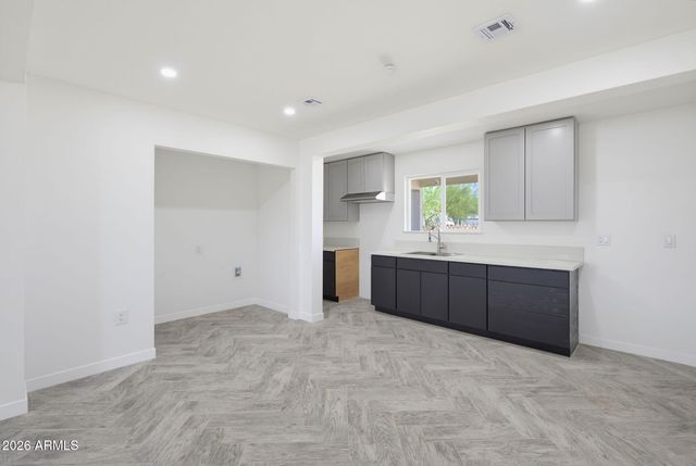 3226 W TAYLOR Street, Phoenix, AZ 85009