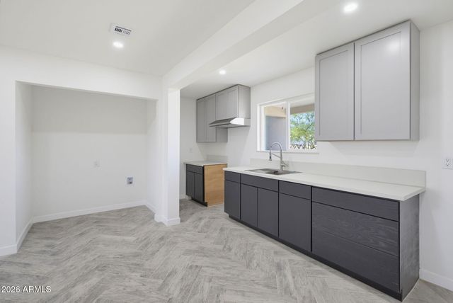 3226 W TAYLOR Street, Phoenix, AZ 85009