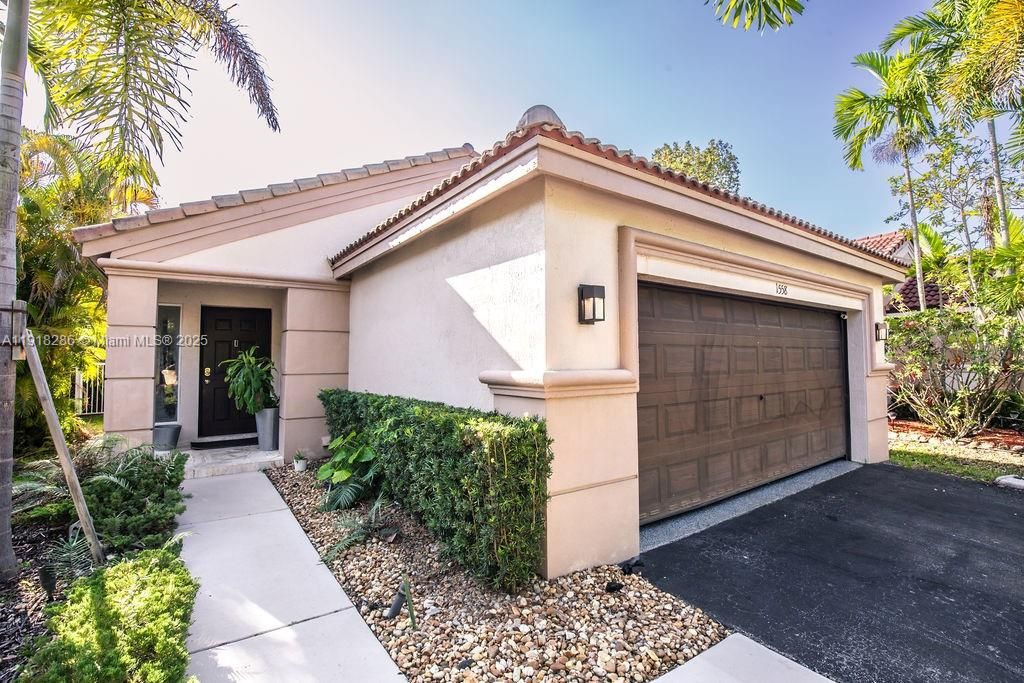1558 Sunset Way, Weston, FL 33327