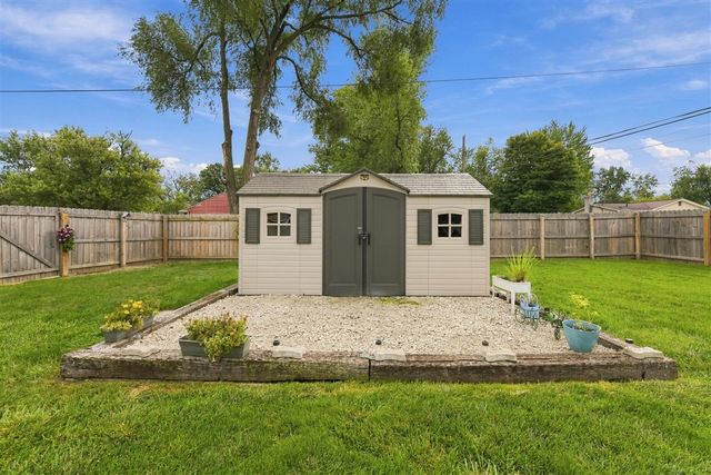 24368 Sylvan Avenue, Brownstown, MI 48134