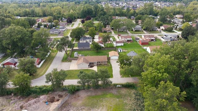 24368 Sylvan Avenue, Brownstown, MI 48134