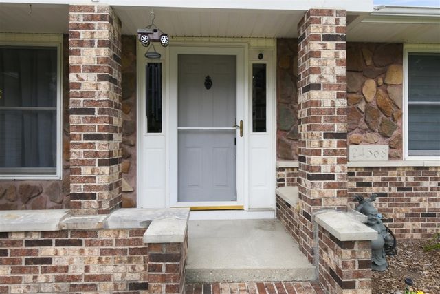 24368 Sylvan Avenue, Brownstown, MI 48134