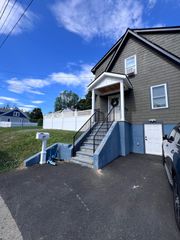38 Rich St, Gardner, MA 01440