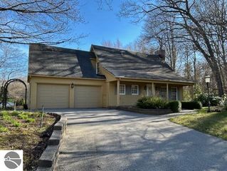 4722 Kingswood Lane, Oscoda, MI 48750