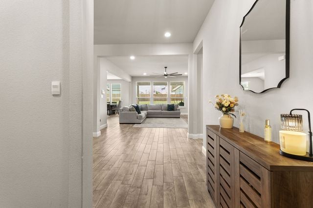 805 Pea Eye Drive, Midlothian, TX 76065