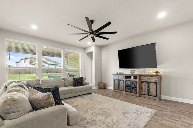 805 Pea Eye Drive, Midlothian, TX 76065