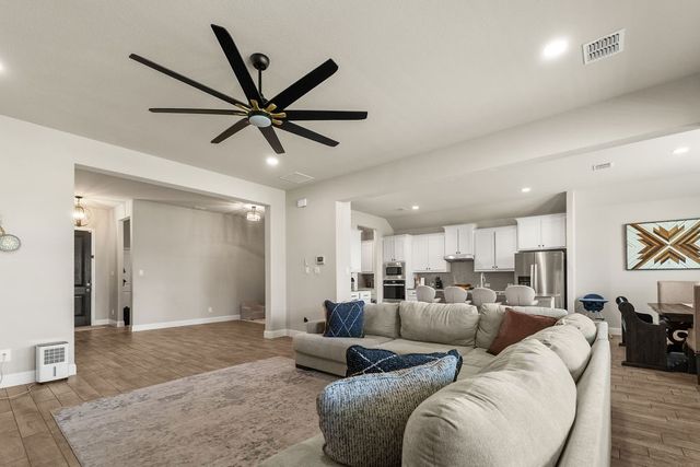 805 Pea Eye Drive, Midlothian, TX 76065