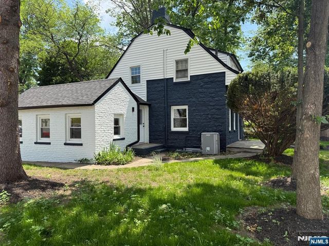 867 River Road, Teaneck, NJ 07666