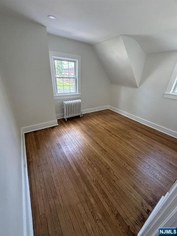 867 River Road, Teaneck, NJ 07666