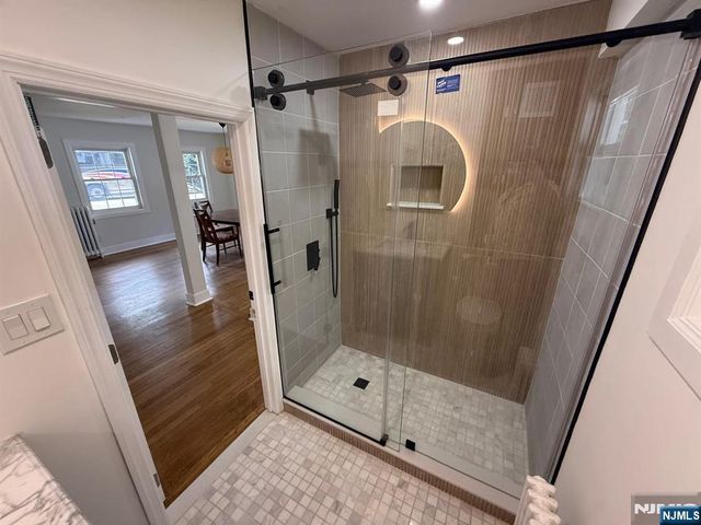 867 River Road, Teaneck, NJ 07666