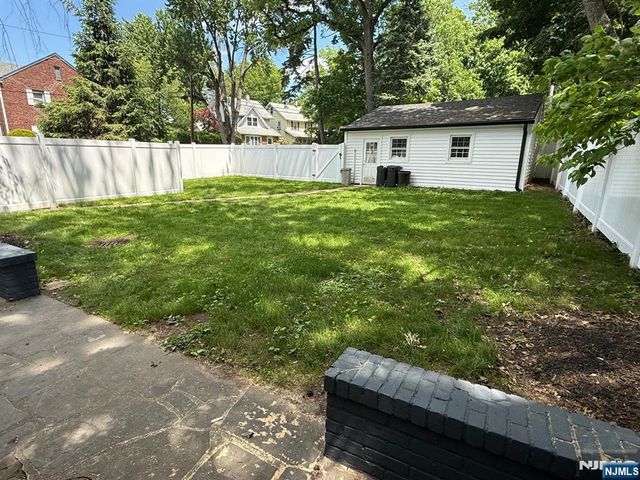 867 River Road, Teaneck, NJ 07666