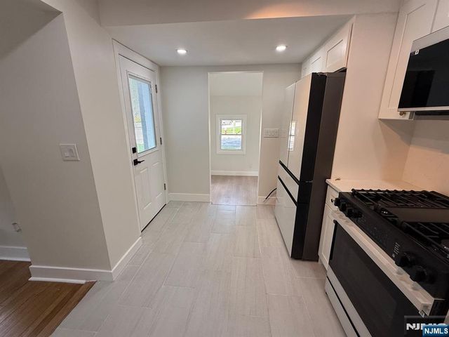 867 River Road, Teaneck, NJ 07666