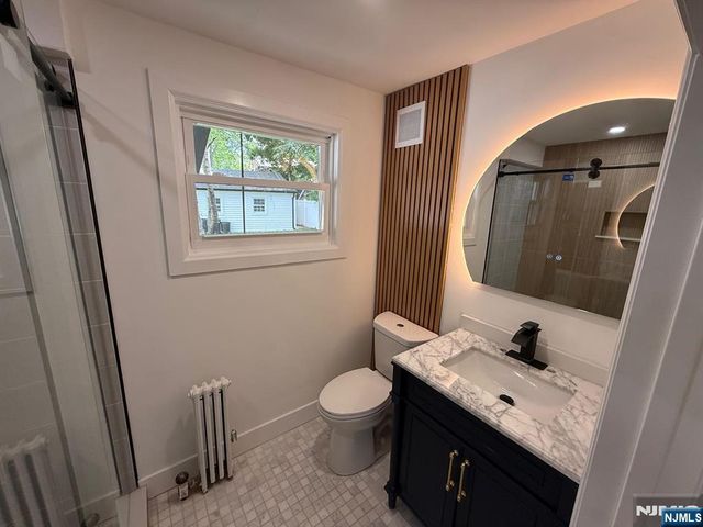 867 River Road, Teaneck, NJ 07666