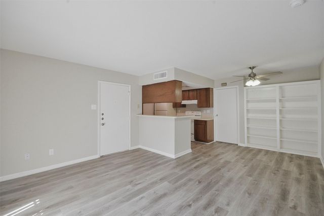 12905 Woodforest Boulevard 607, Houston, TX 77015