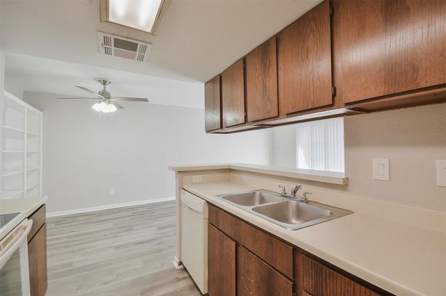 12905 Woodforest Boulevard 607, Houston, TX 77015